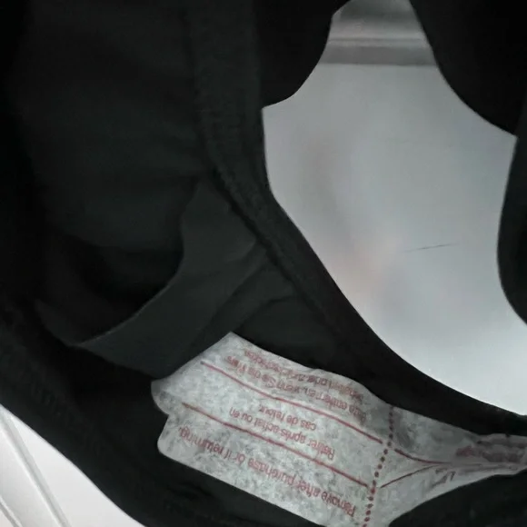 Land’s End one piece swimsuit with padding. Adjustable straps has liner.… - Picture 7 of 8